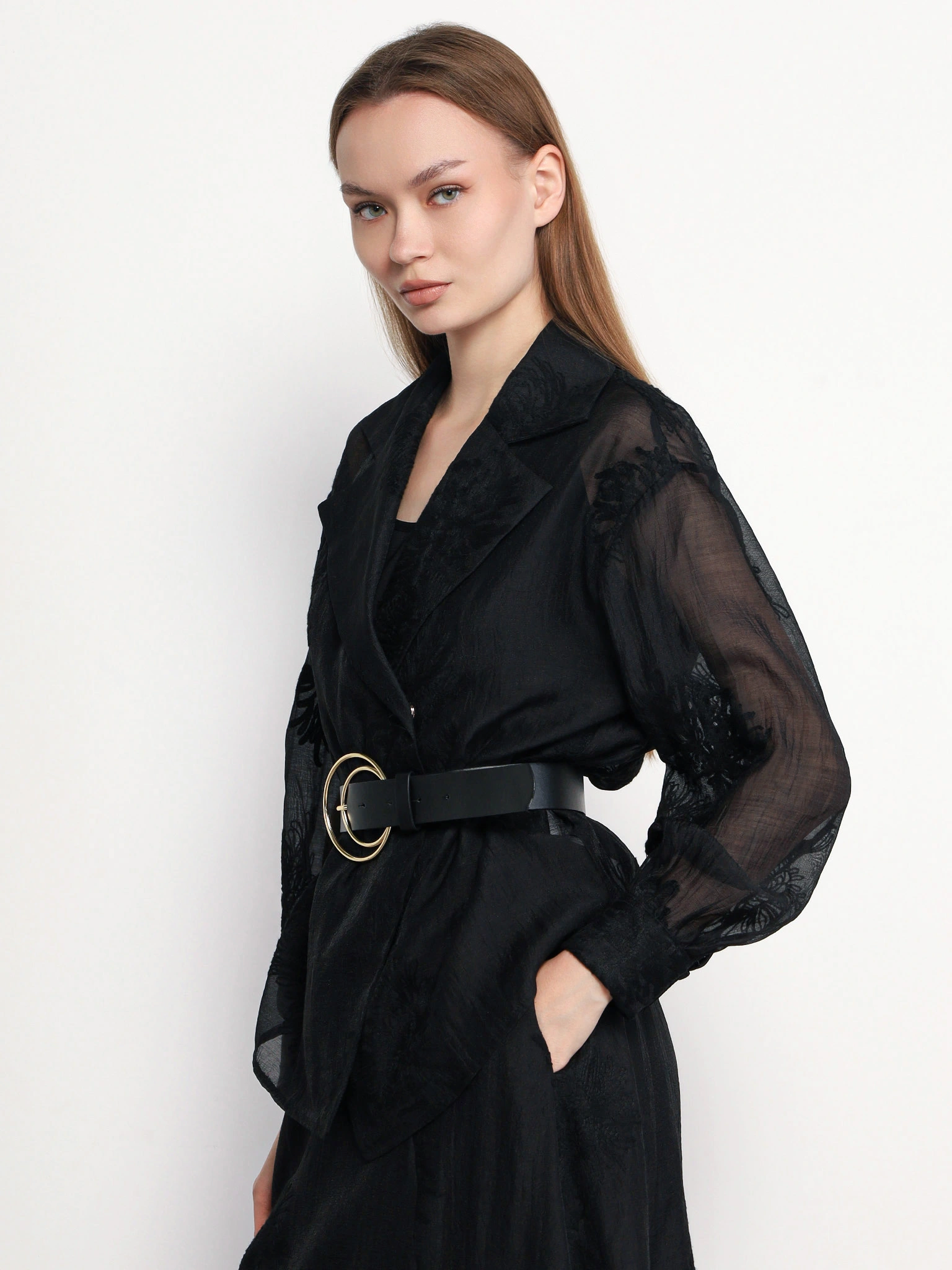 Блуза черного цвета прямого кроя с узорами